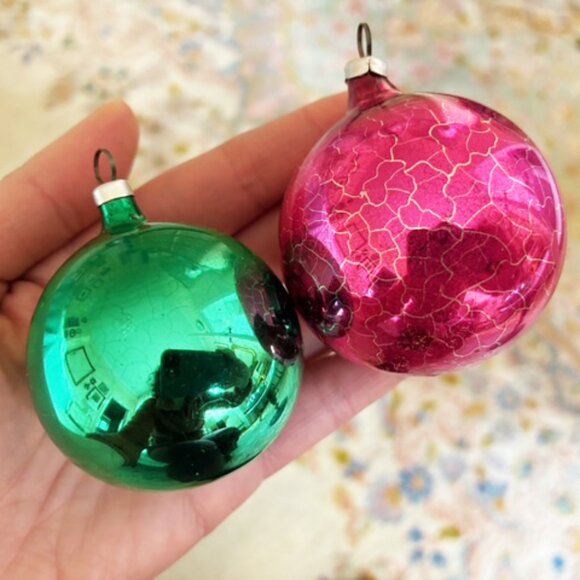 Vintage Box of 12 Christmas Glass Ball Ornaments Austria Rainbow Pink Green Blue - Picture 6 of 10